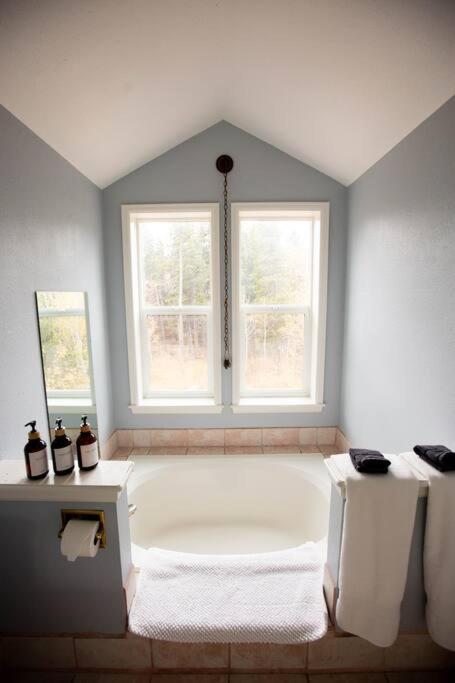 Little Gem Lodge Unique Mtn A-Frame W Hot Tub Блек Хоук Екстериор снимка